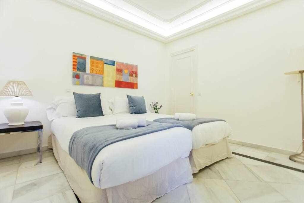 Apartamento Boutique Abades Sevilla Bagian luar foto