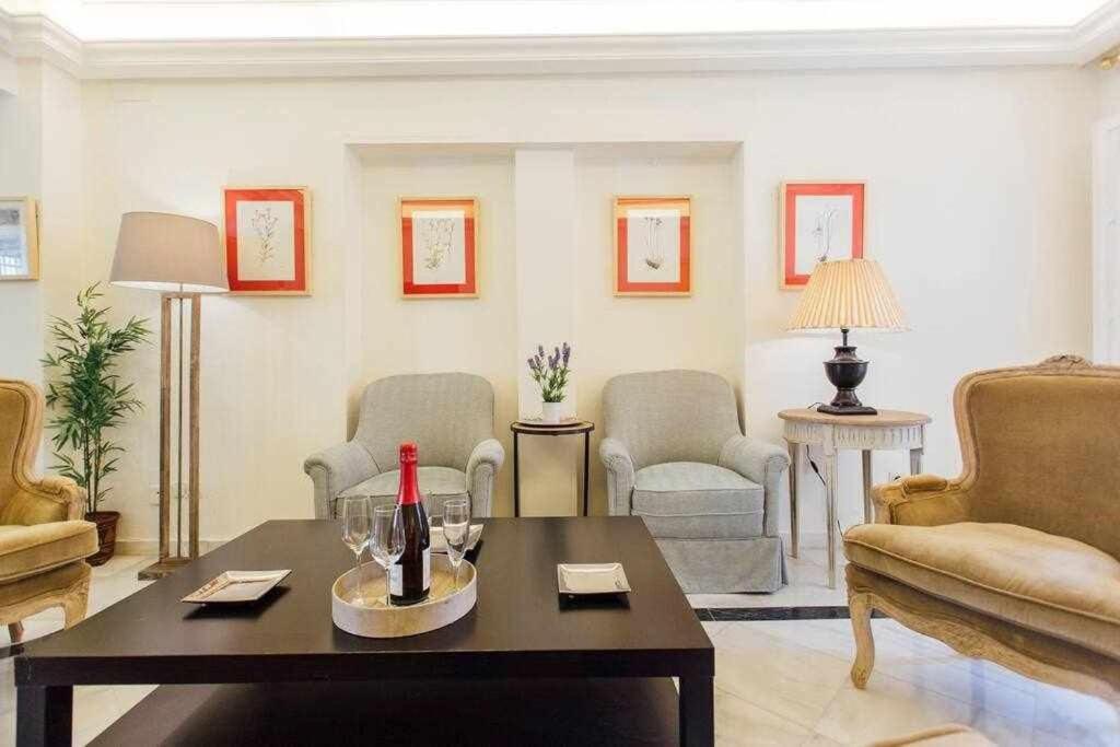 Apartamento Boutique Abades Sevilla Bagian luar foto